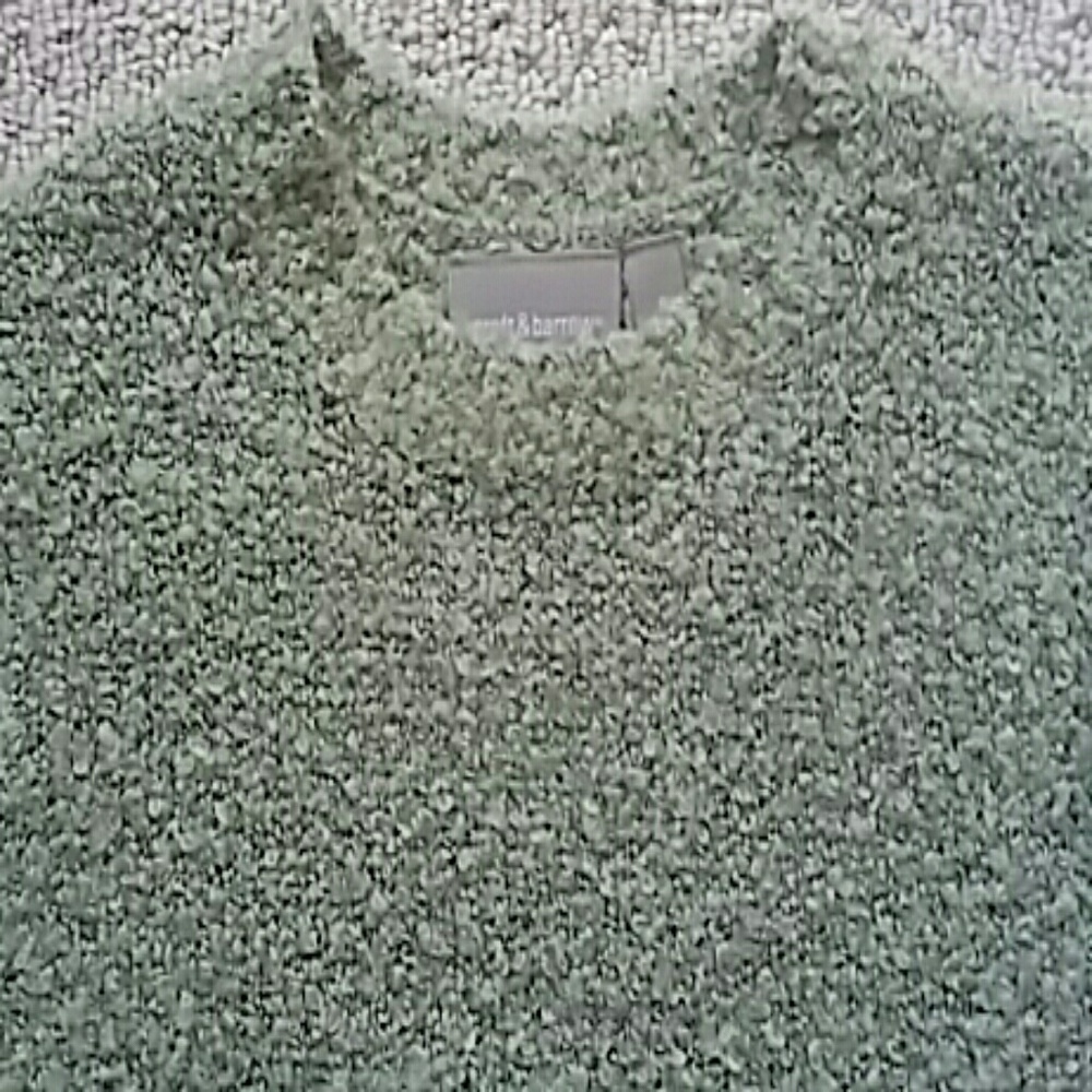 sweater - Picture 3 of 3